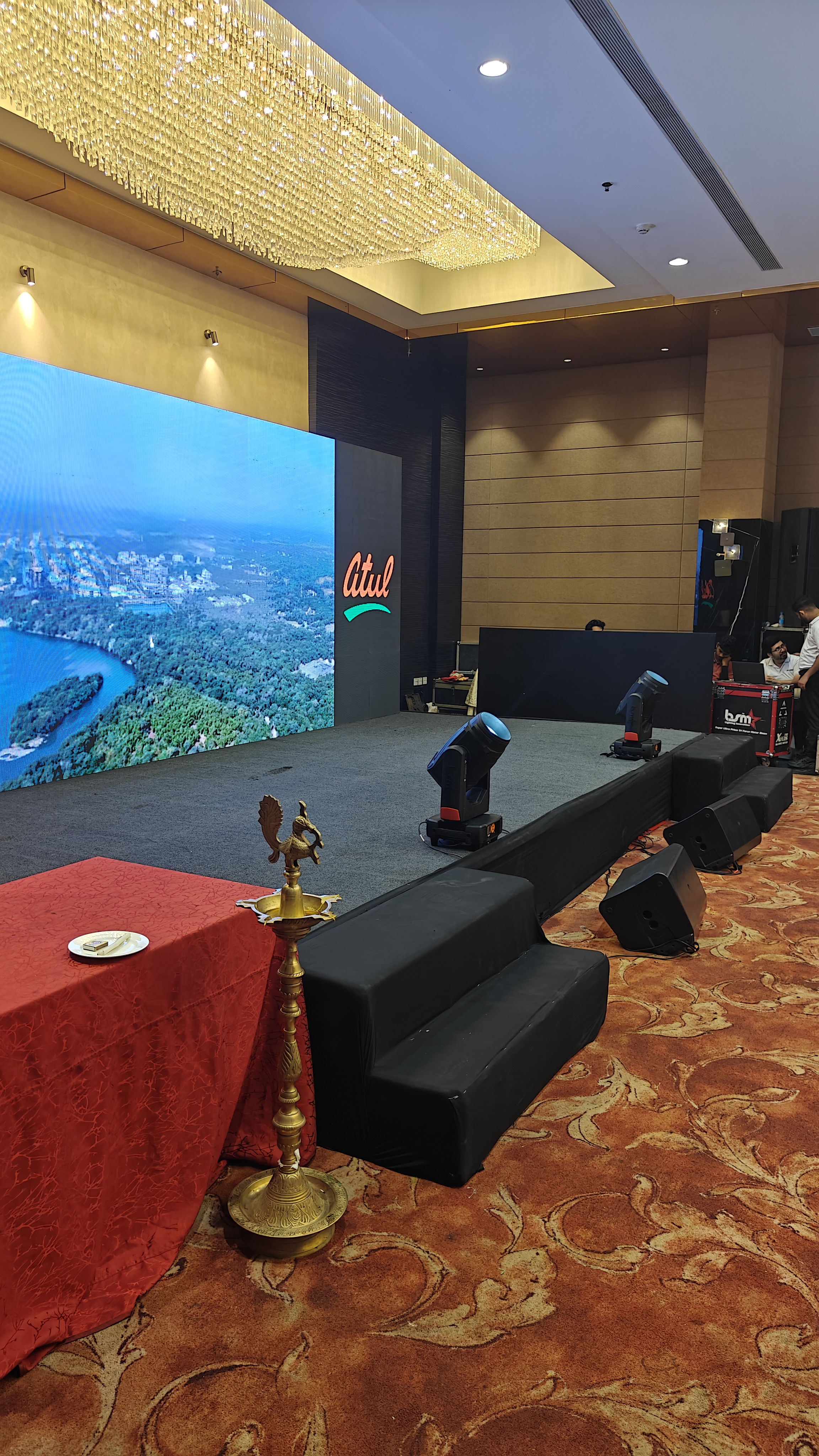 Elegant Reception Backdrop Lighting